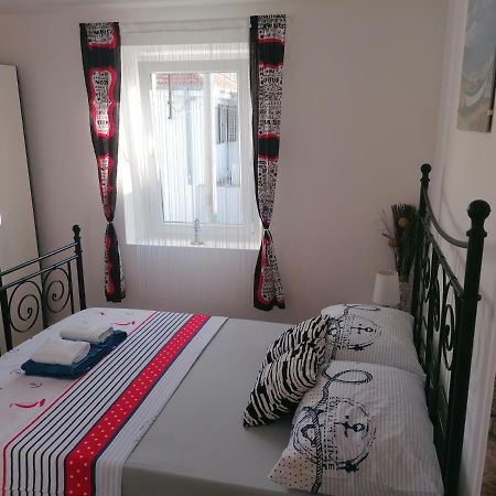 Apartamento Stone House Slatine Exterior foto