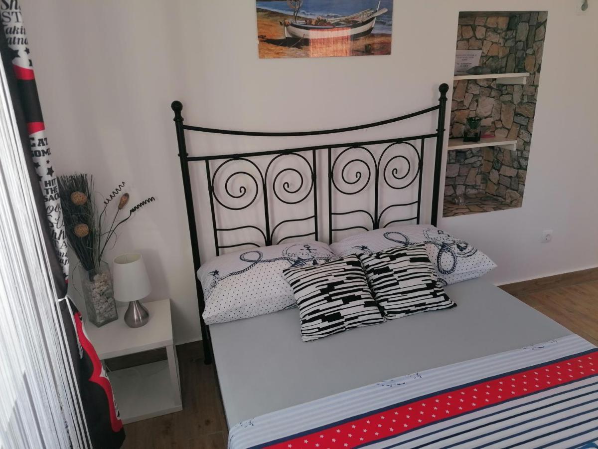 Apartamento Stone House Slatine Exterior foto