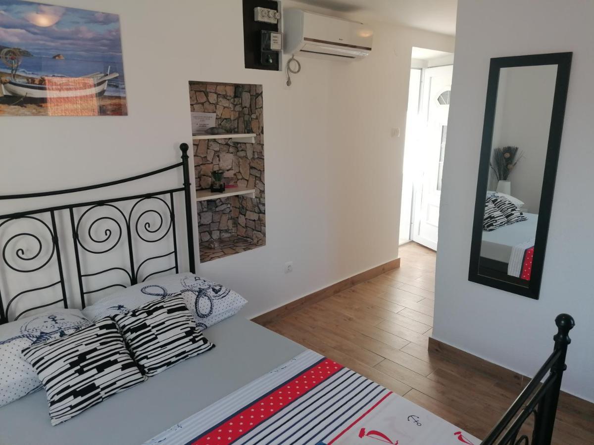 Apartamento Stone House Slatine Exterior foto