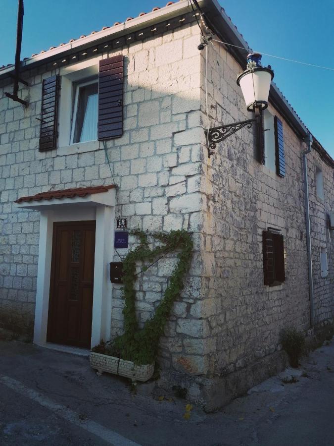 Apartamento Stone House Slatine Exterior foto