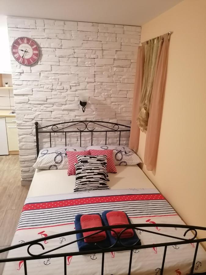 Apartamento Stone House Slatine Exterior foto