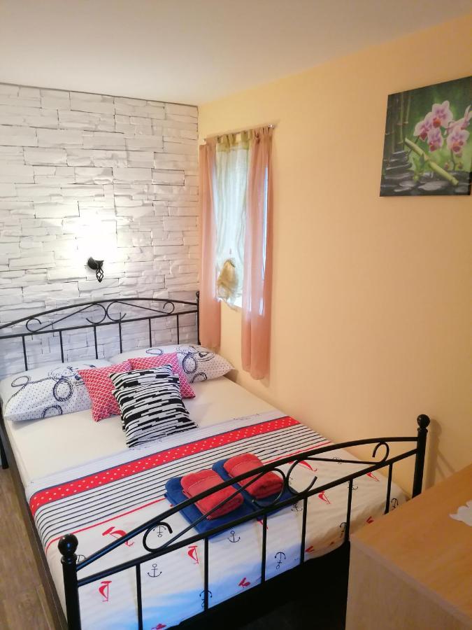 Apartamento Stone House Slatine Exterior foto